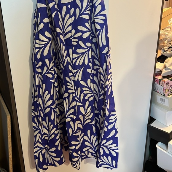 Elegant Blue and White Midi Dress - Picture 4 of 7